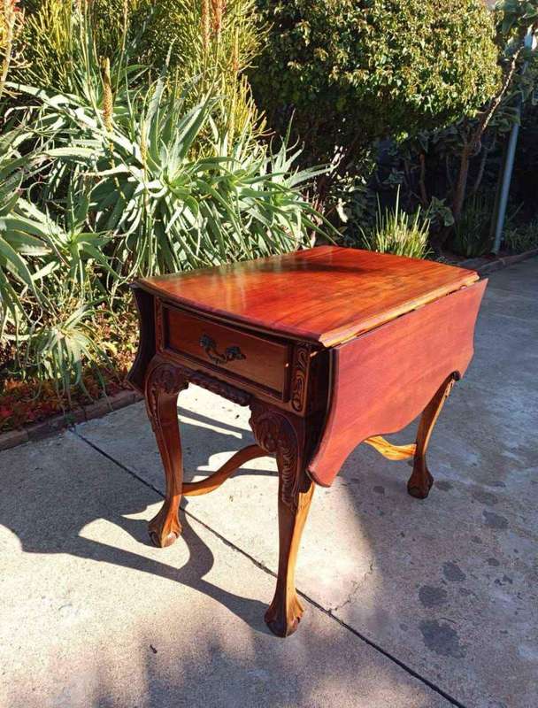 Finished chess table