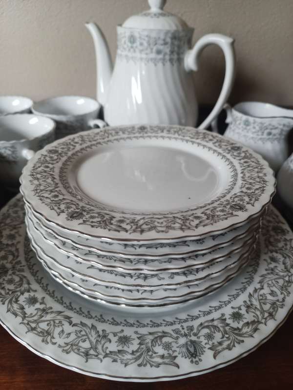 Stunning vintage collectors Xing Long Fine China tea set