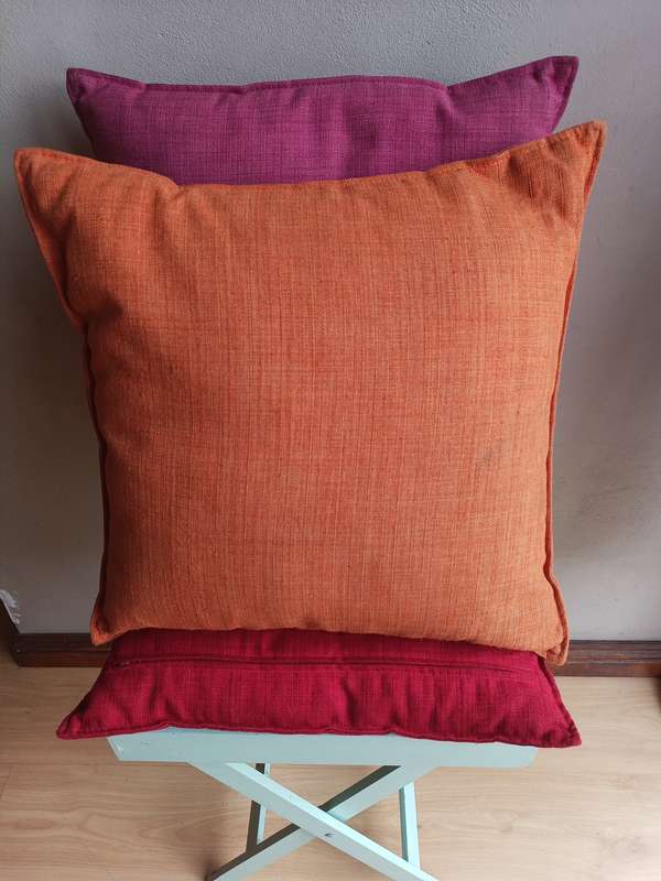 Three Stunning scattered cushions