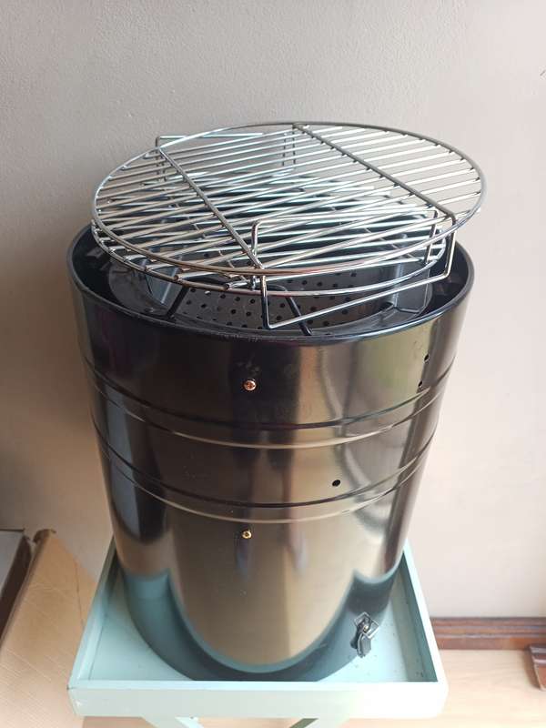 Bush baby charcoal water smoker without lid
