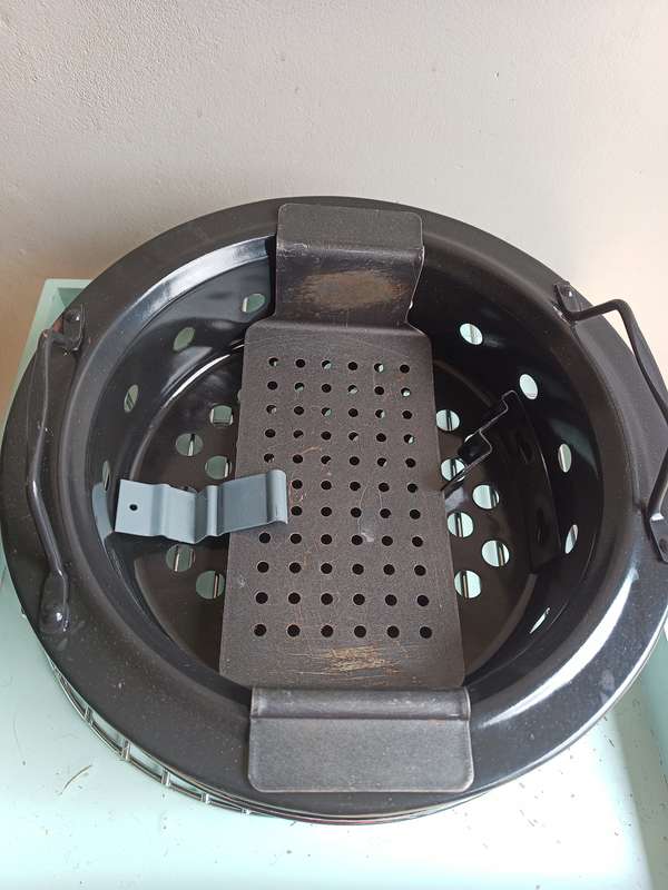 Bush baby charcoal water smoker without lid