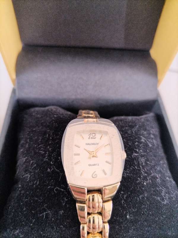 Luxury Women's Hallmark Wrist Watch
