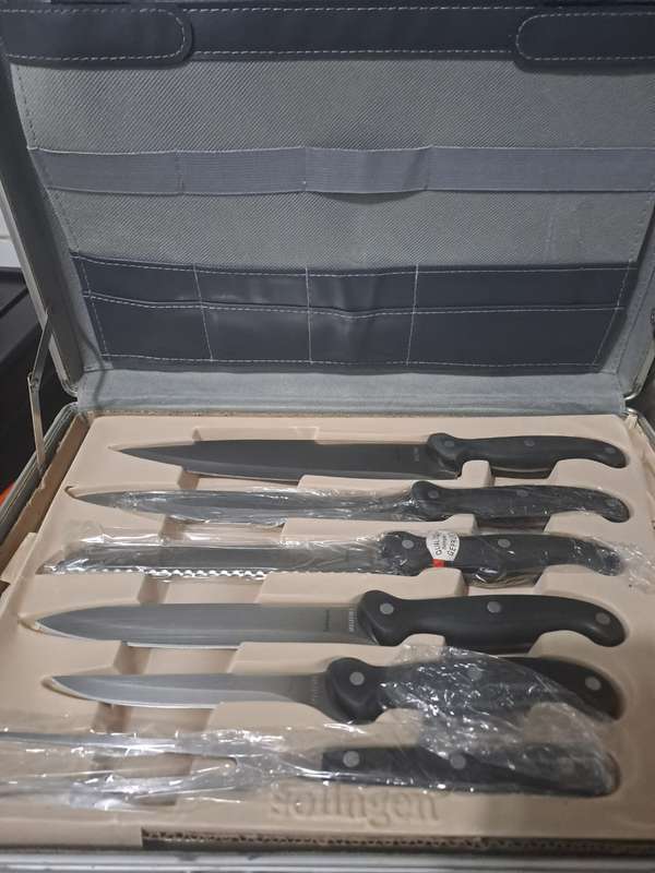 Stunning Solingen 19 piece cutlery set in wooden case in excellent condition