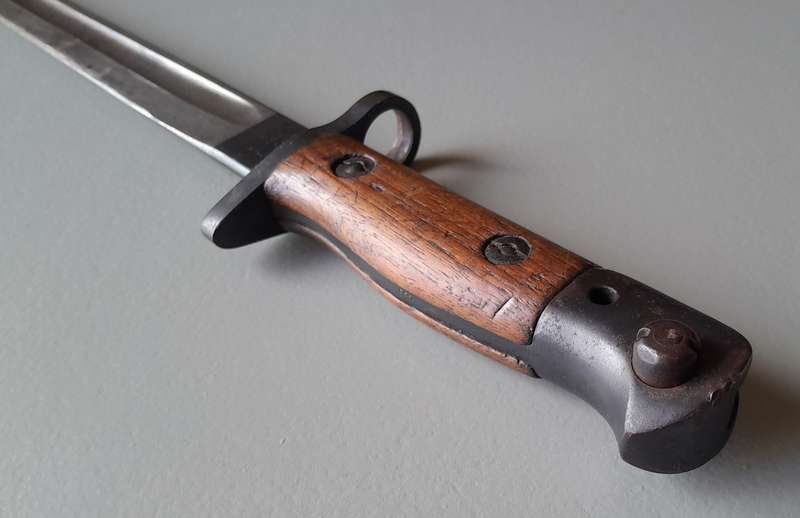 WW1 1915 Pattern 1907 Sword Bayonet By Wilkinson Sword With Leather Scabbard.