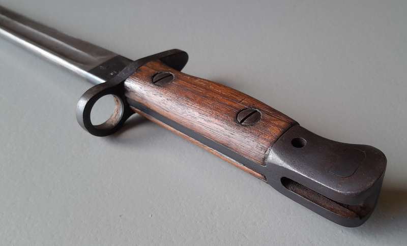 WW1 1915 Pattern 1907 Sword Bayonet By Wilkinson Sword With Leather Scabbard.