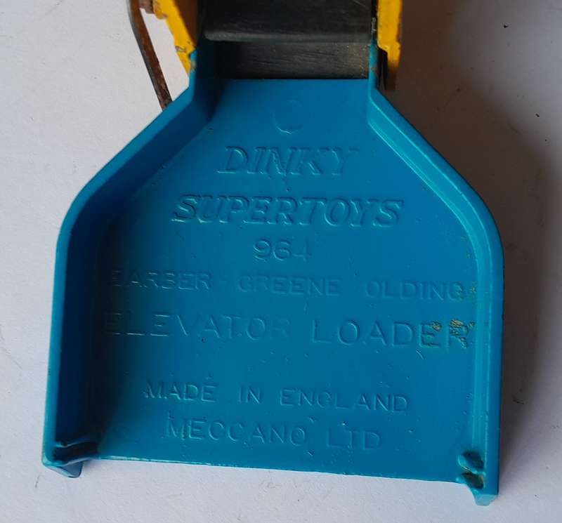 Dinky Toys 964 Elevator Loader In Original Box.  Height : 15.5cm.
