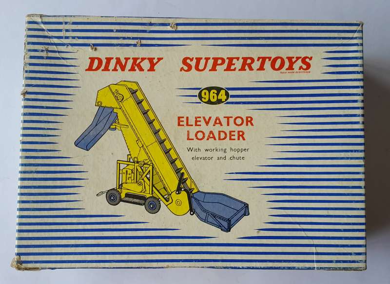 Dinky Toys 964 Elevator Loader In Original Box.  Height : 15.5cm.