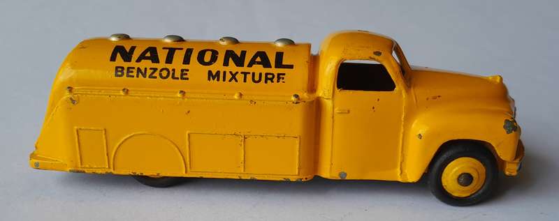 Dinky Toys 443 Petrol Tanker "National Benzole Mixture" In Original Box. 11.2cm.