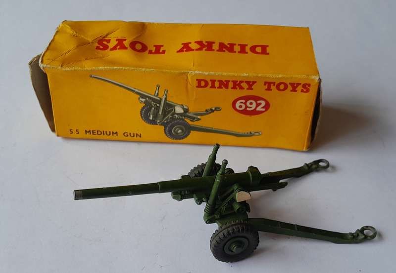 Dinky Toys 692 5.5 Medium Gun In Original Box. 13.4cm.