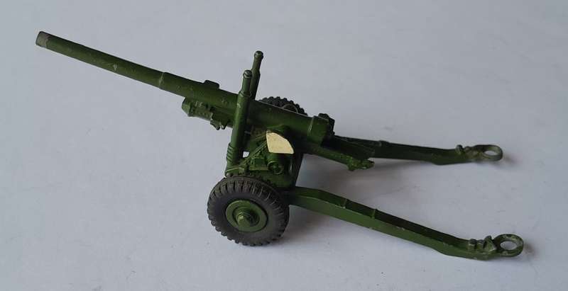 Dinky Toys 692 5.5 Medium Gun In Original Box. 13.4cm.