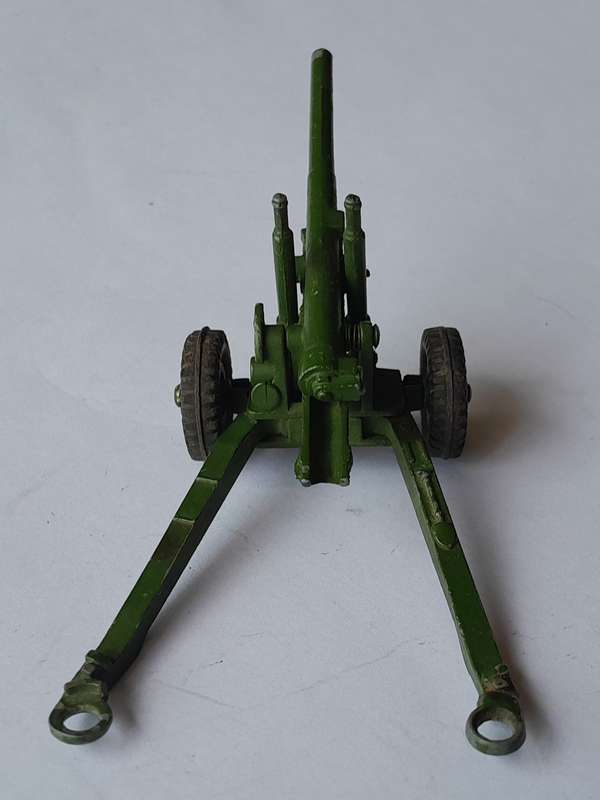 Dinky Toys 692 5.5 Medium Gun In Original Box. 13.4cm.