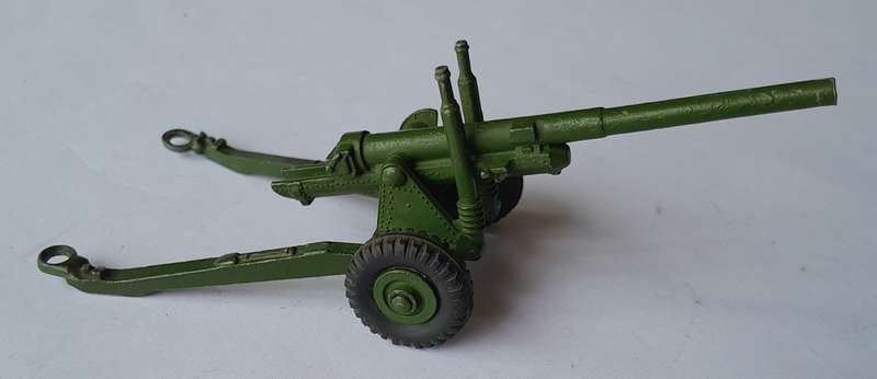 Dinky Toys 692 5.5 Medium Gun In Original Box. 13.4cm.