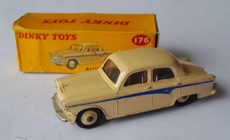 Dinky Toys 176 Austin A105 In Original Box. 10.3cm.