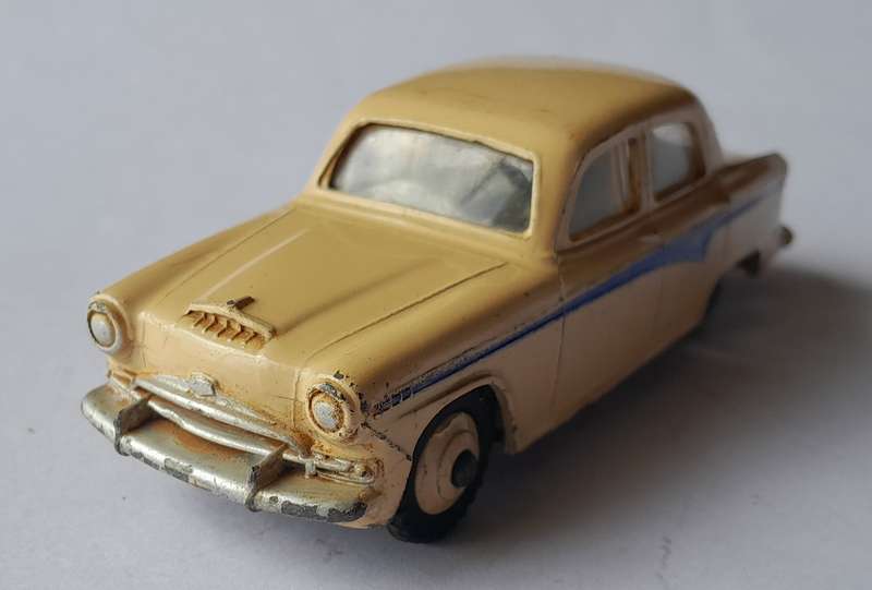 Dinky Toys 176 Austin A105 In Original Box. 10.3cm.