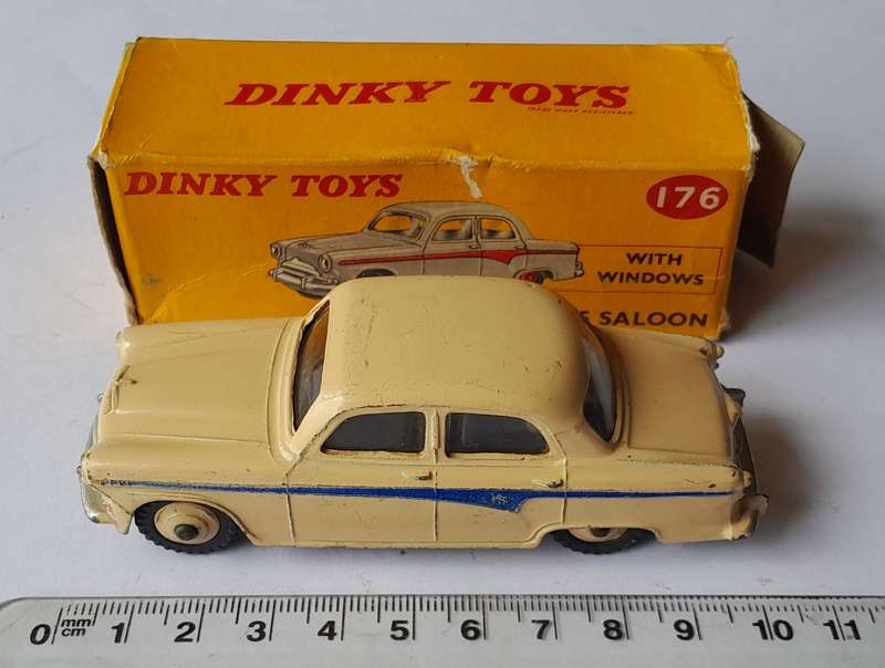 Dinky Toys 176 Austin A105 In Original Box. 10.3cm.