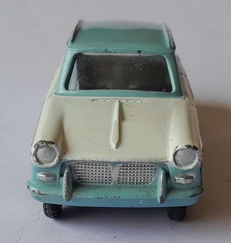 Dinky Toys 189 Triumph Herald In Original Box. 8.5cm.
