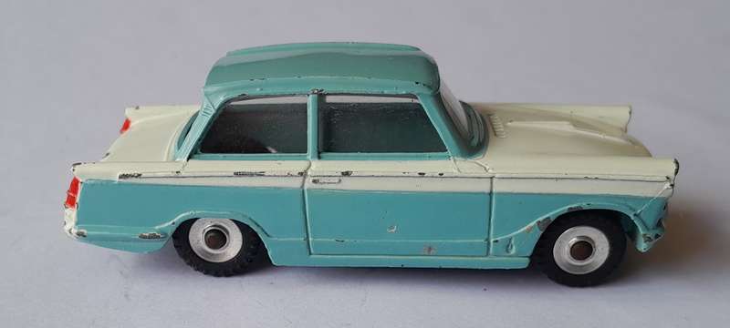 Dinky Toys 189 Triumph Herald In Original Box. 8.5cm.
