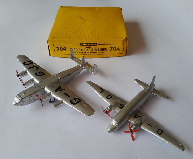Dinky Toys 704 Avro York Air Liner (Original Box) & 70c Viking Air Liner (Unboxed).