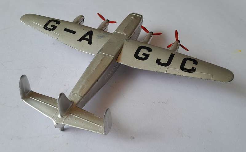 Dinky Toys 704 Avro York Air Liner (Original Box) & 70c Viking Air Liner (Unboxed).