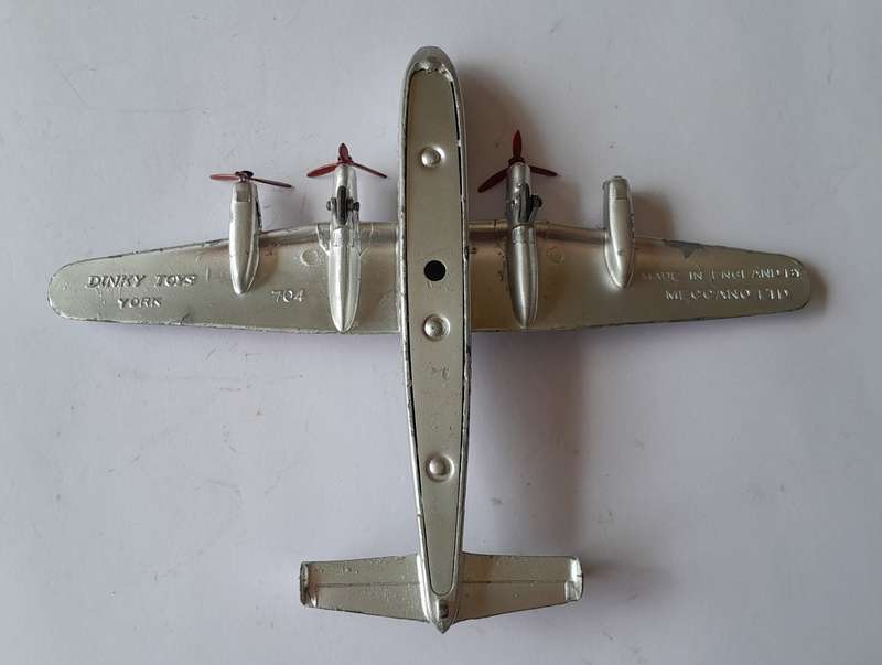 Dinky Toys 704 Avro York Air Liner (Original Box) & 70c Viking Air Liner (Unboxed).