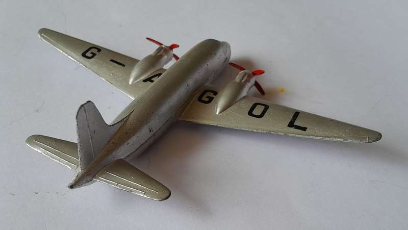 Dinky Toys 704 Avro York Air Liner (Original Box) & 70c Viking Air Liner (Unboxed).