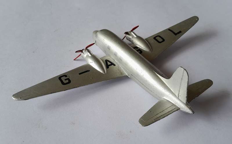 Dinky Toys 704 Avro York Air Liner (Original Box) & 70c Viking Air Liner (Unboxed).