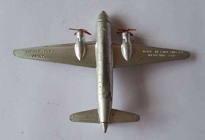 Dinky Toys 704 Avro York Air Liner (Original Box) & 70c Viking Air Liner (Unboxed).