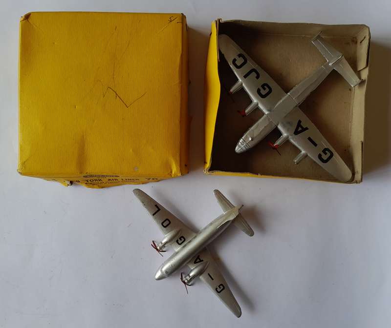 Dinky Toys 704 Avro York Air Liner (Original Box) & 70c Viking Air Liner (Unboxed).