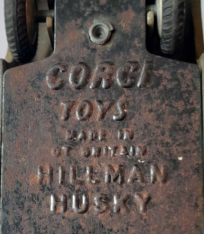 Corgi Toys 206 Hillman Husky Estate (Unboxed). 8.6cm.