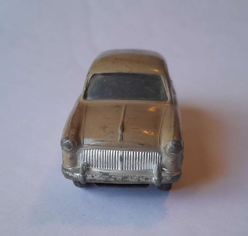 Corgi Toys 200 Ford Consul In Original Box. 9cm.