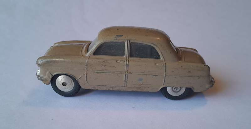 Corgi Toys 200 Ford Consul In Original Box. 9cm.
