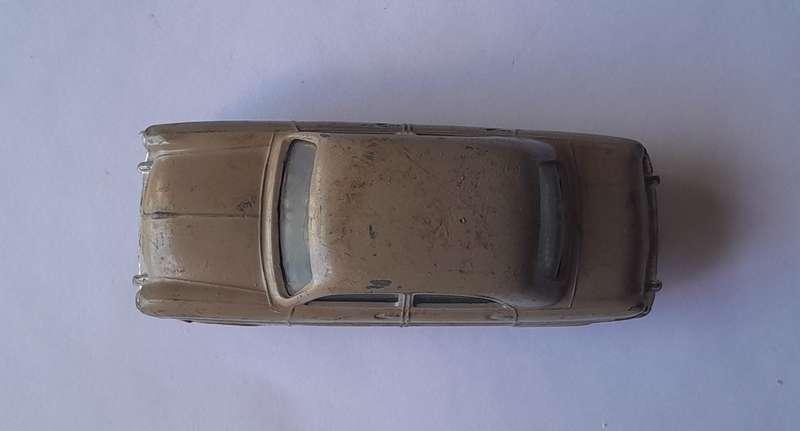 Corgi Toys 200 Ford Consul In Original Box. 9cm.