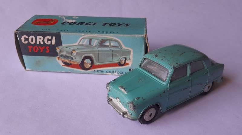 Corgi Toys 201 Austin Cambridge In Original Box. 9cm.
