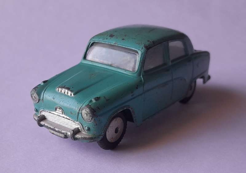 Corgi Toys 201 Austin Cambridge In Original Box. 9cm.