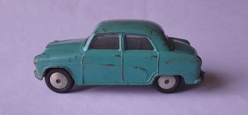 Corgi Toys 201 Austin Cambridge In Original Box. 9cm.