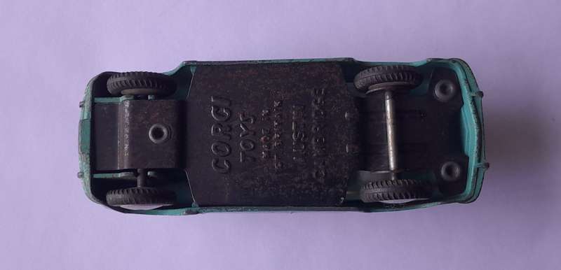 Corgi Toys 201 Austin Cambridge In Original Box. 9cm.