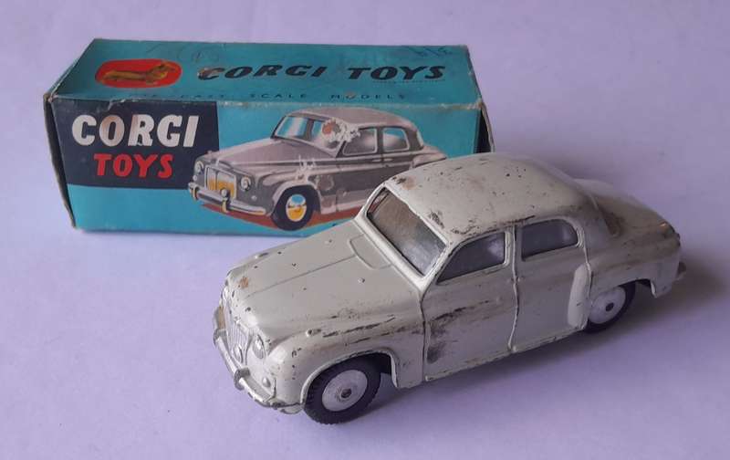 Corgi Toys 204 Rover 90 Saloon In Original Box. 9.9cm.