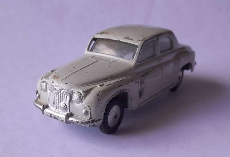 Corgi Toys 204 Rover 90 Saloon In Original Box. 9.9cm.