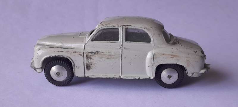 Corgi Toys 204 Rover 90 Saloon In Original Box. 9.9cm.