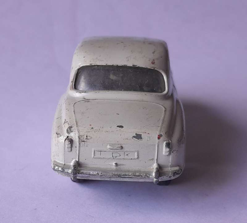 Corgi Toys 204 Rover 90 Saloon In Original Box. 9.9cm.