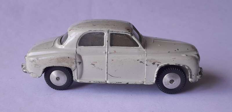 Corgi Toys 204 Rover 90 Saloon In Original Box. 9.9cm.