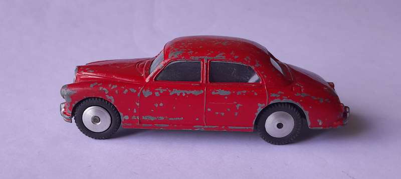 Corgi Toys 205 Riley Pathfinder In Original Box. 9.9cm.