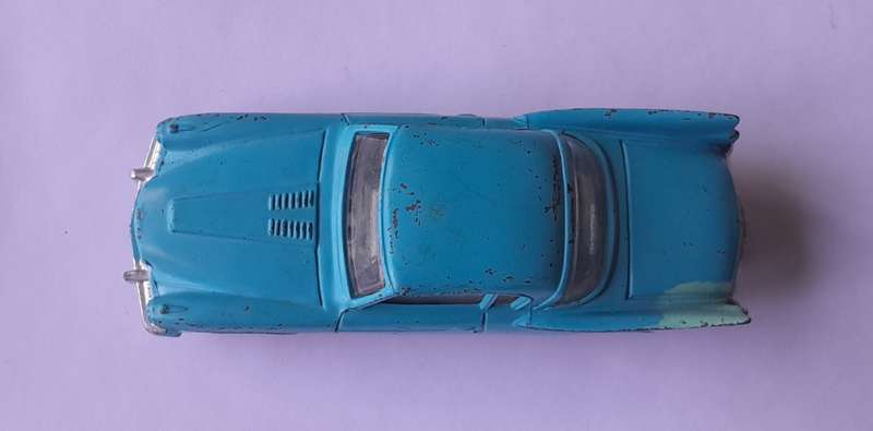 Corgi Toys 211 Studebaker Golden Hawk In Original Box. 11.4cm.