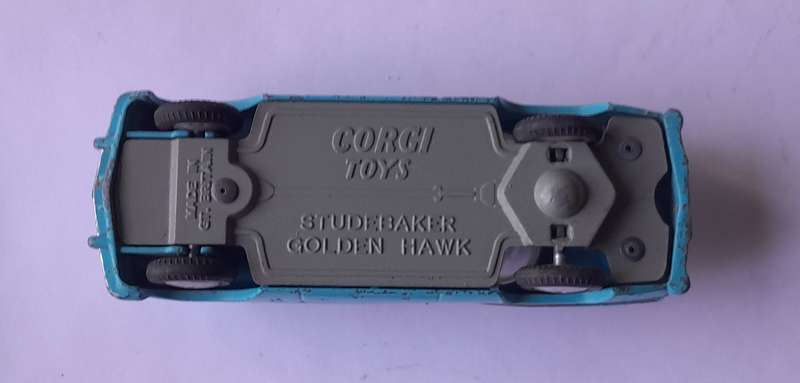 Corgi Toys 211 Studebaker Golden Hawk In Original Box. 11.4cm.