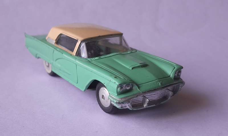 Corgi Toys 214 Ford Thunderbird In Original Box. 10.3cm.