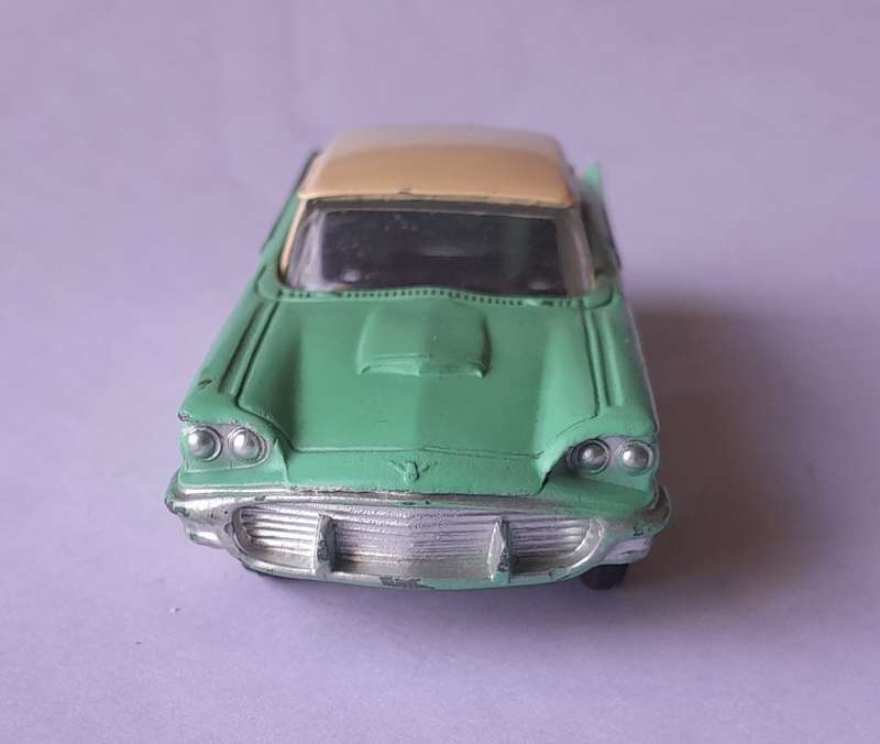 Corgi Toys 214 Ford Thunderbird In Original Box. 10.3cm.