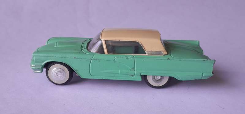 Corgi Toys 214 Ford Thunderbird In Original Box. 10.3cm.