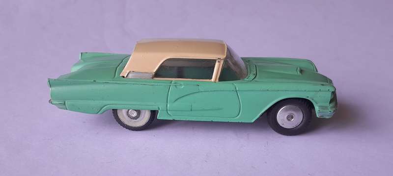Corgi Toys 214 Ford Thunderbird In Original Box. 10.3cm.