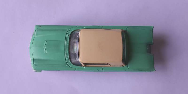 Corgi Toys 214 Ford Thunderbird In Original Box. 10.3cm.
