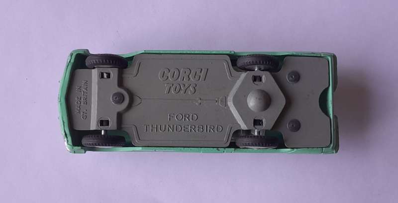 Corgi Toys 214 Ford Thunderbird In Original Box. 10.3cm.